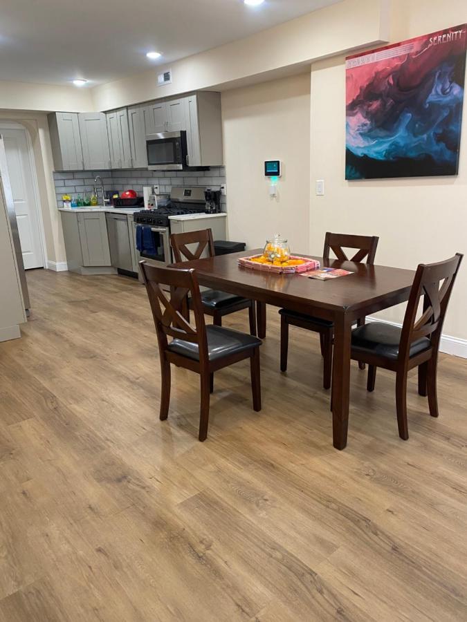 Private Room In South Philly Near Arenas! Филаделфия Екстериор снимка