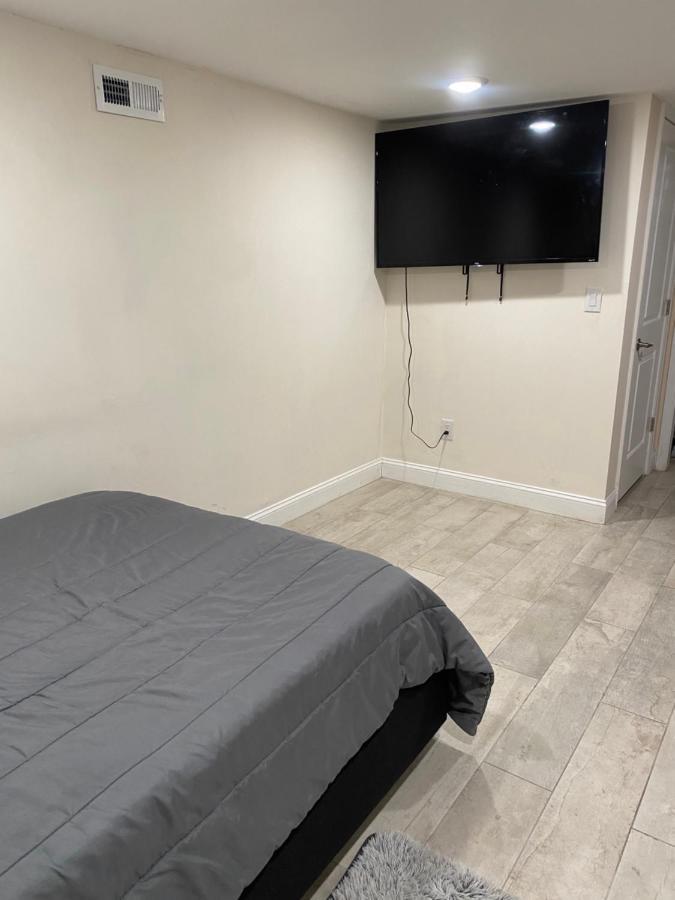 Private Room In South Philly Near Arenas! Филаделфия Екстериор снимка