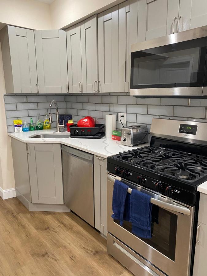 Private Room In South Philly Near Arenas! Филаделфия Екстериор снимка