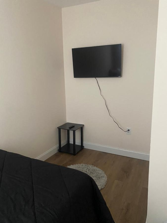 Private Room In South Philly Near Arenas! Филаделфия Екстериор снимка