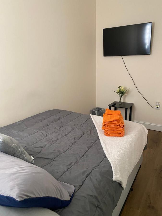 Private Room In South Philly Near Arenas! Филаделфия Екстериор снимка