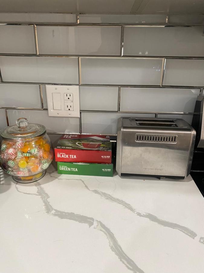 Private Room In South Philly Near Arenas! Филаделфия Екстериор снимка